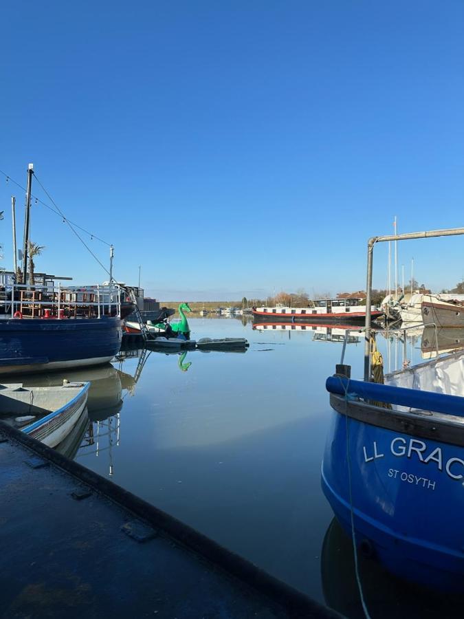 Toosey Lass - St Osyth Creek Saint Osyth Εξωτερικό φωτογραφία